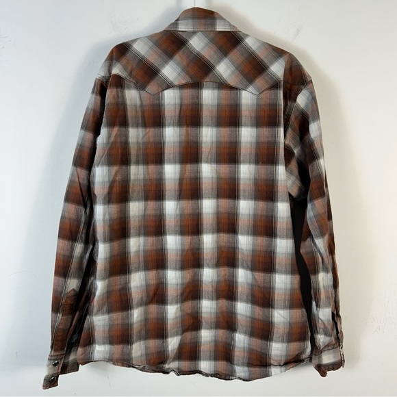 ❤️ Wrangler Kids Plaid Button-Down Shirt in Brown and White Youth (10-12) - Picture 4 of 10